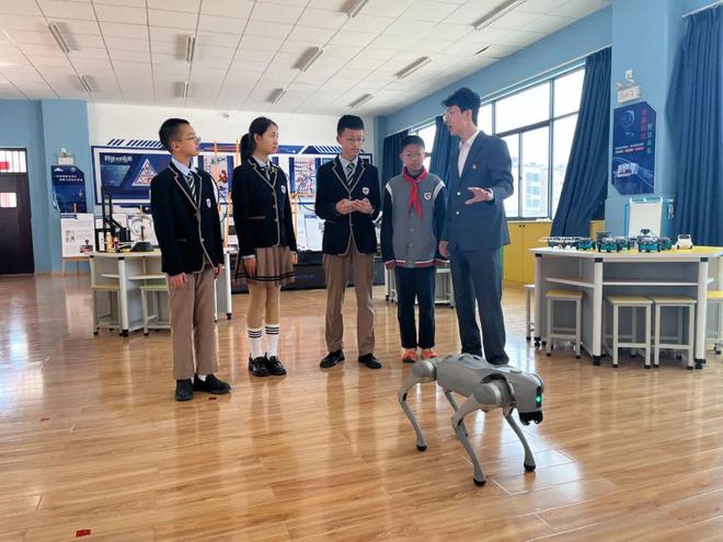 PG电子大理青少年科技教诲扑灭将来星火(图7)